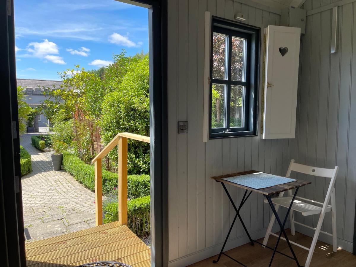 Hawthorn Hut Kilkenny Glamping At Jenkinstown House Hotel Jenkinstown Park Екстериор снимка