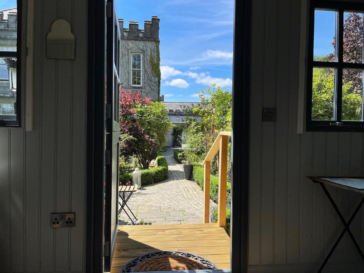Hawthorn Hut Kilkenny Glamping At Jenkinstown House Hotel Jenkinstown Park Екстериор снимка